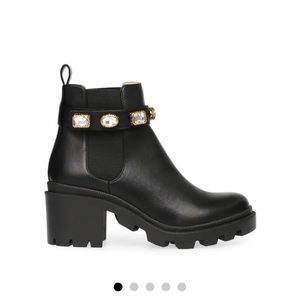 Steve Madden Amulet Black Booties